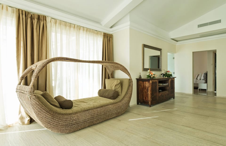 Presidential Apartment, 2 Bedrooms, Balcony, Sea View | Living room | LCD TV