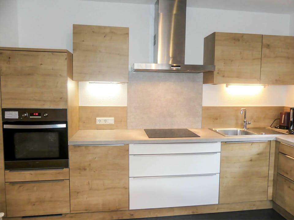 Countertop, Cabinetry, Kitchen Sink, Tap, Sink, Property, Furniture, Building, Plumbing Fixture, Kitchen Stove