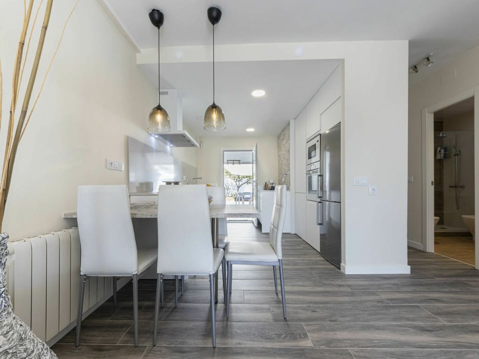 Floor, Interior Design, Lighting, Room, Property, Flooring, Architecture, Wall, Ceiling, Light Fixture
