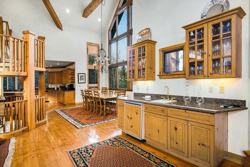 House, 5 Bedrooms | Private kitchen | Fridge, oven, coffee/tea maker, toaster