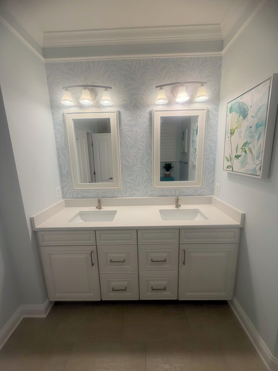 Master bath, huge with double sinks, large walk in shower