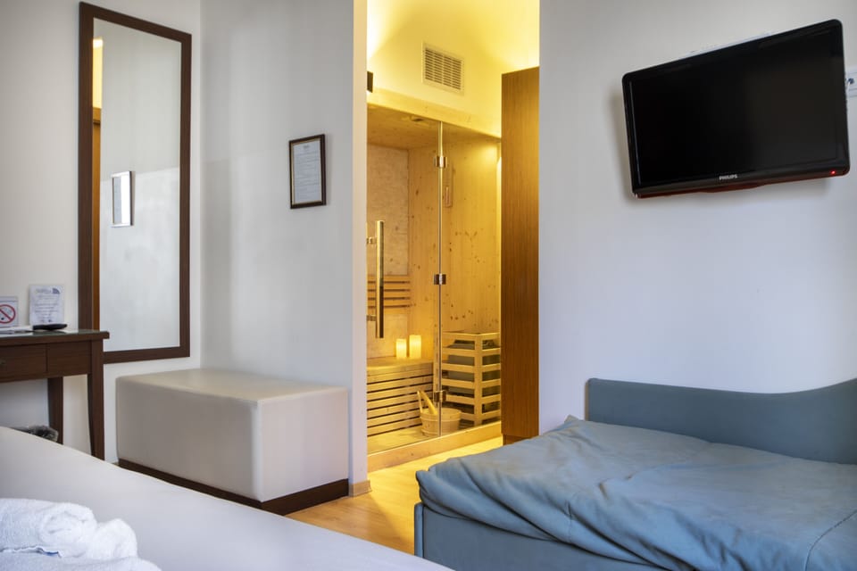 Junior Suite, 1 Bedroom, Hot Tub, City View (Romantic & SPA) | Premium bedding, down comforters, minibar, in-room safe