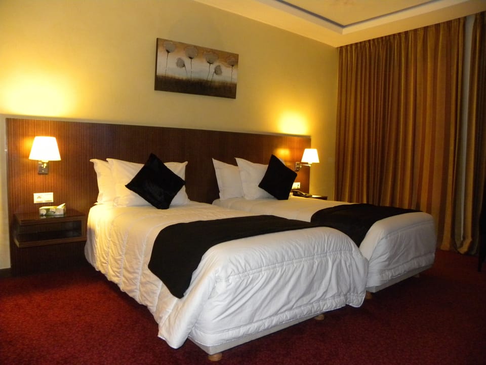 Minibar, in-room safe, individually decorated, individually furnished