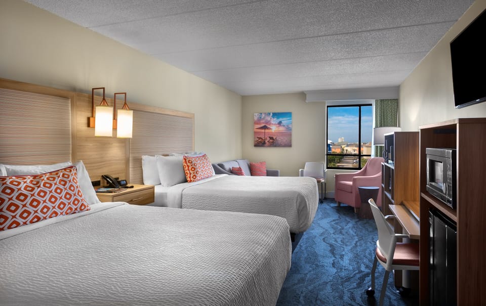 Junior Suite | In-room safe, desk, laptop workspace, blackout drapes