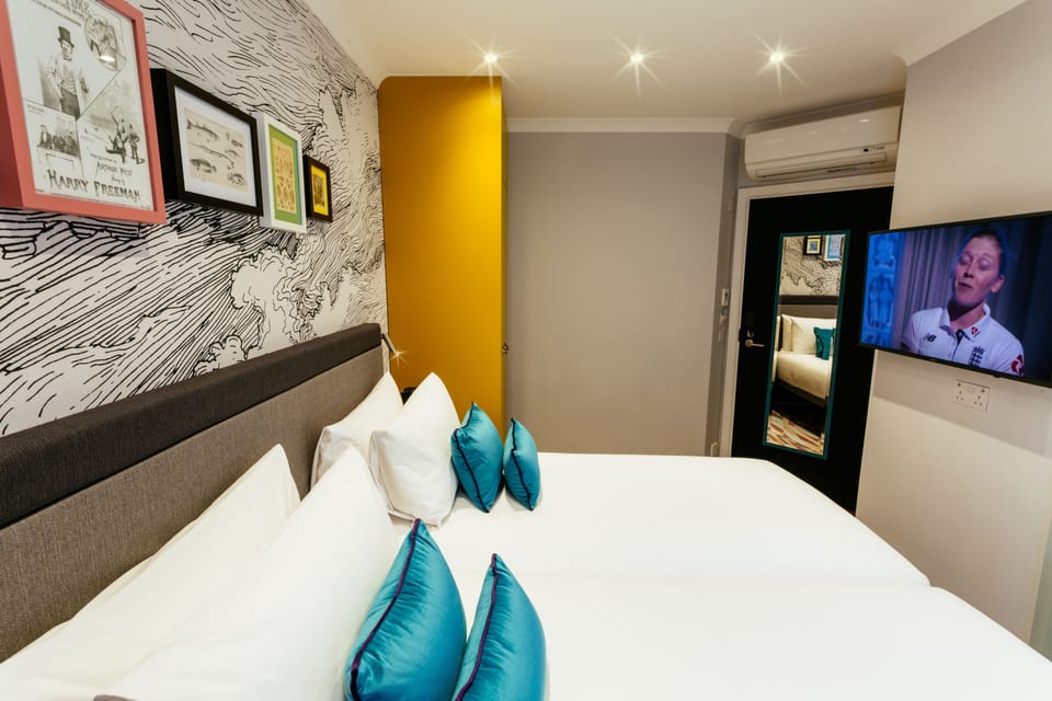 Twin Room | In-room safe, soundproofing, iron/ironing board, free WiFi