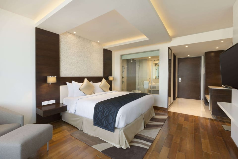 Premium bedding, minibar, in-room safe, desk