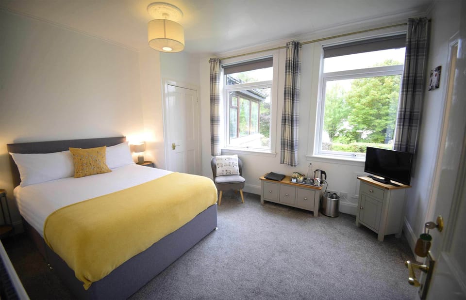 Double Room (Cosy) | Individually decorated, individually furnished, blackout drapes