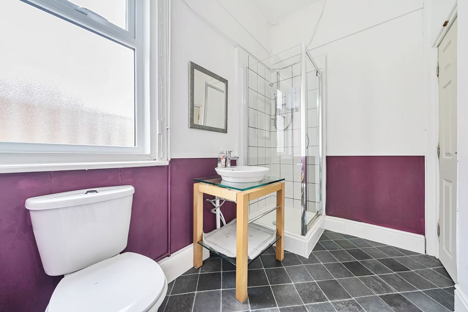 Ground floor double with private bathroom | Bathroom | Shower, hair dryer, towels, soap