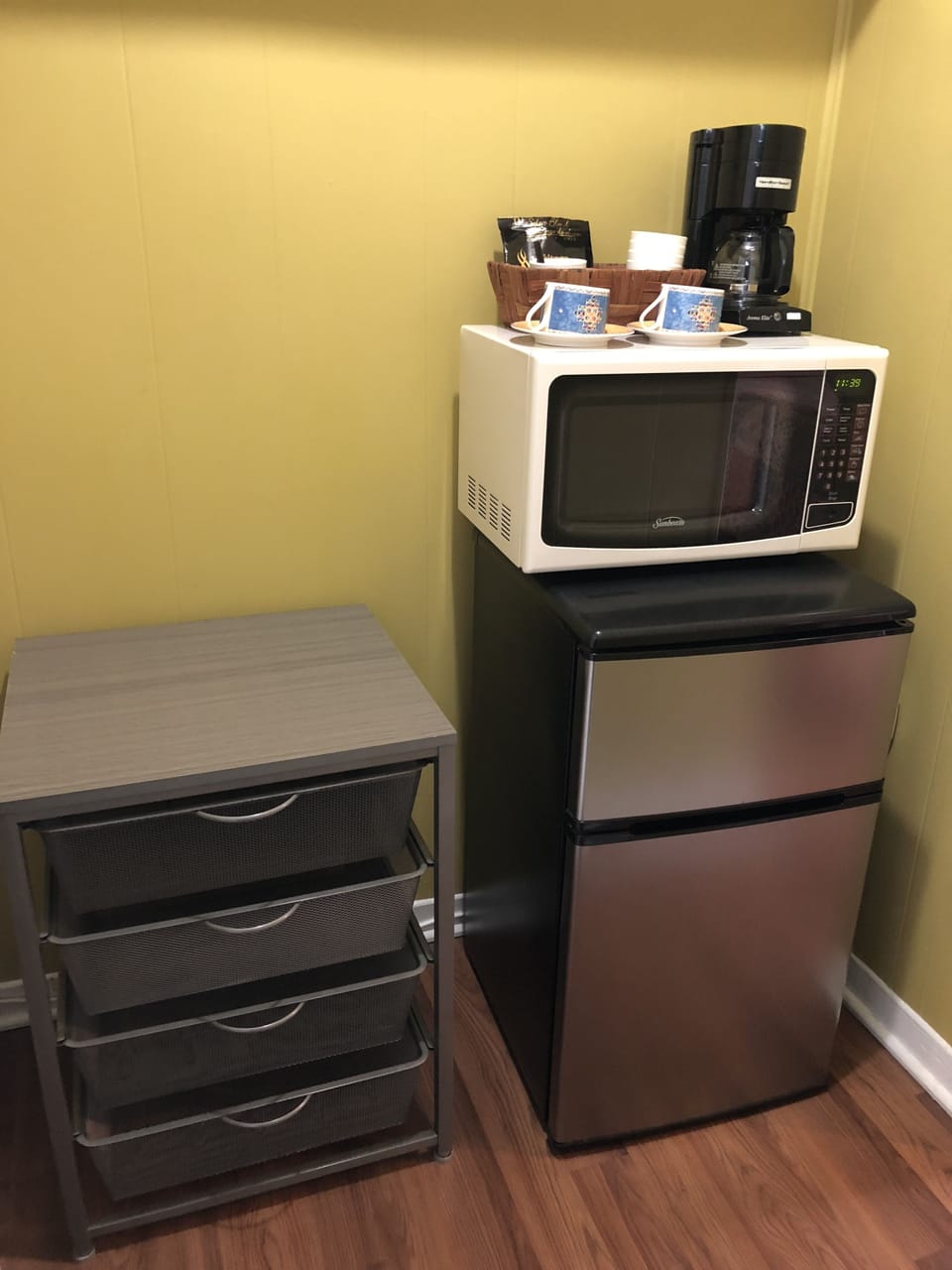 Standard Room, 1 King Bed | Room amenity