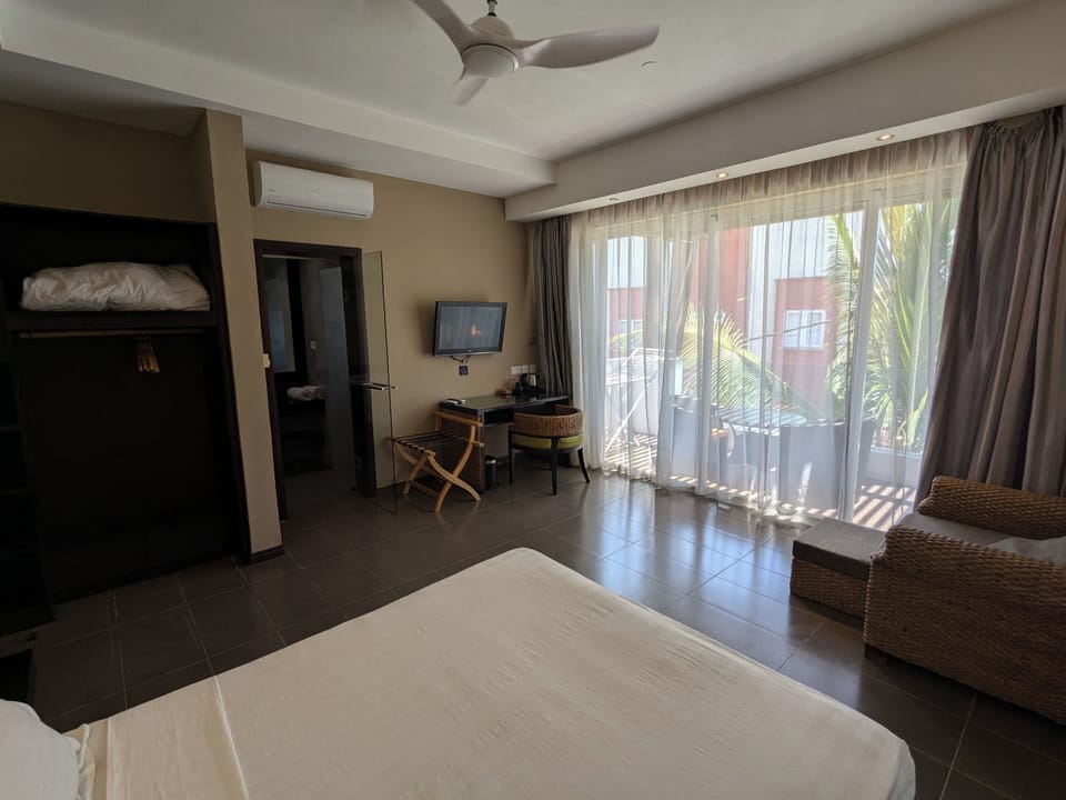 Double Room | In-room safe, desk, blackout drapes, iron/ironing board (on request)
