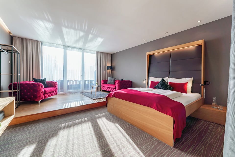 Double Room, Lake View | Minibar, in-room safe, soundproofing, free WiFi