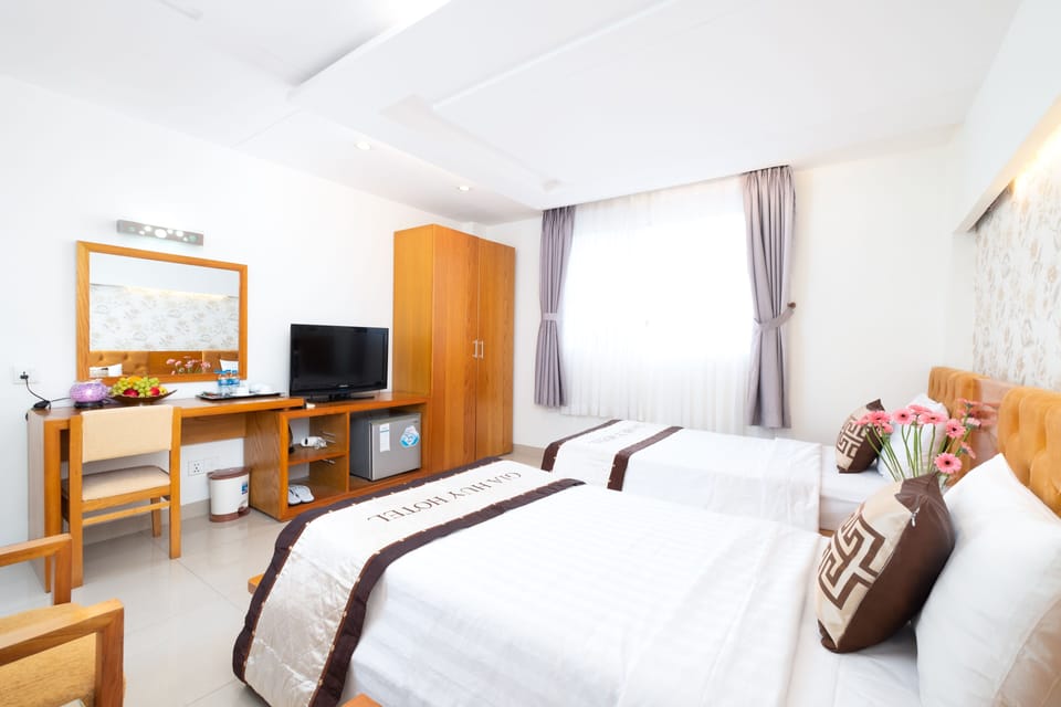 Superior Double Room | Minibar, in-room safe, desk, blackout drapes
