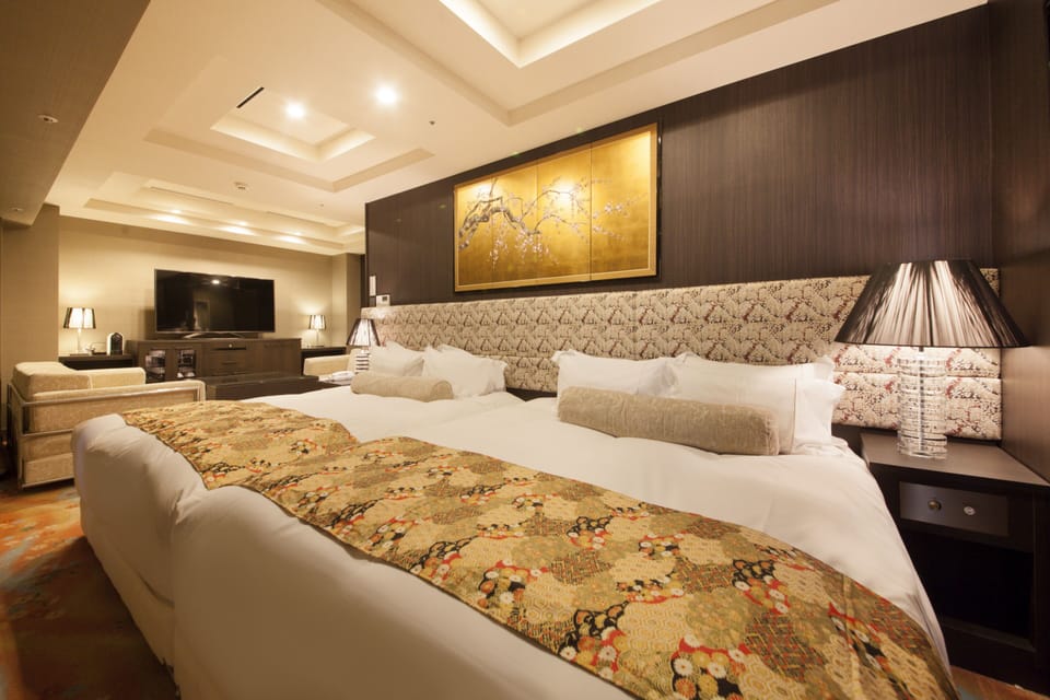 In-room safe, laptop workspace, iron/ironing board, free WiFi