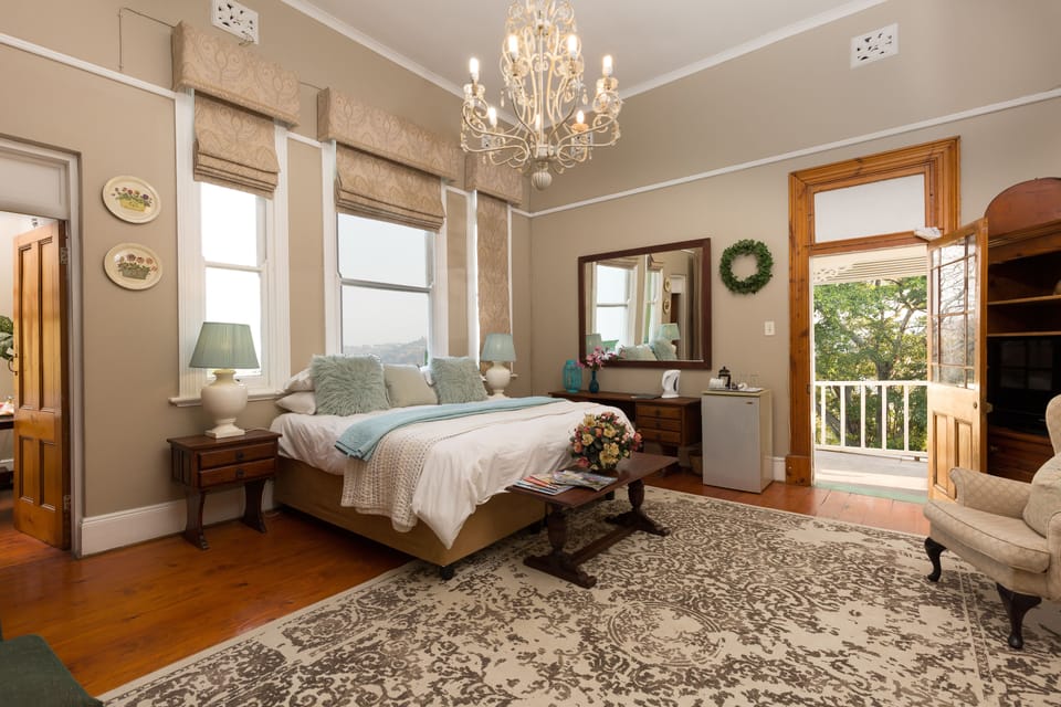 Classic Suite, 1 King Bed, Private Bathroom, River View (Master) | Premium bedding, down comforters, pillowtop beds, in-room safe