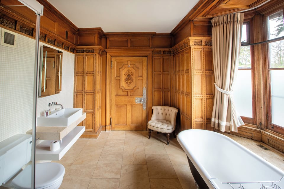 Junior Room | Bathroom | Designer toiletries, hair dryer, towels, soap