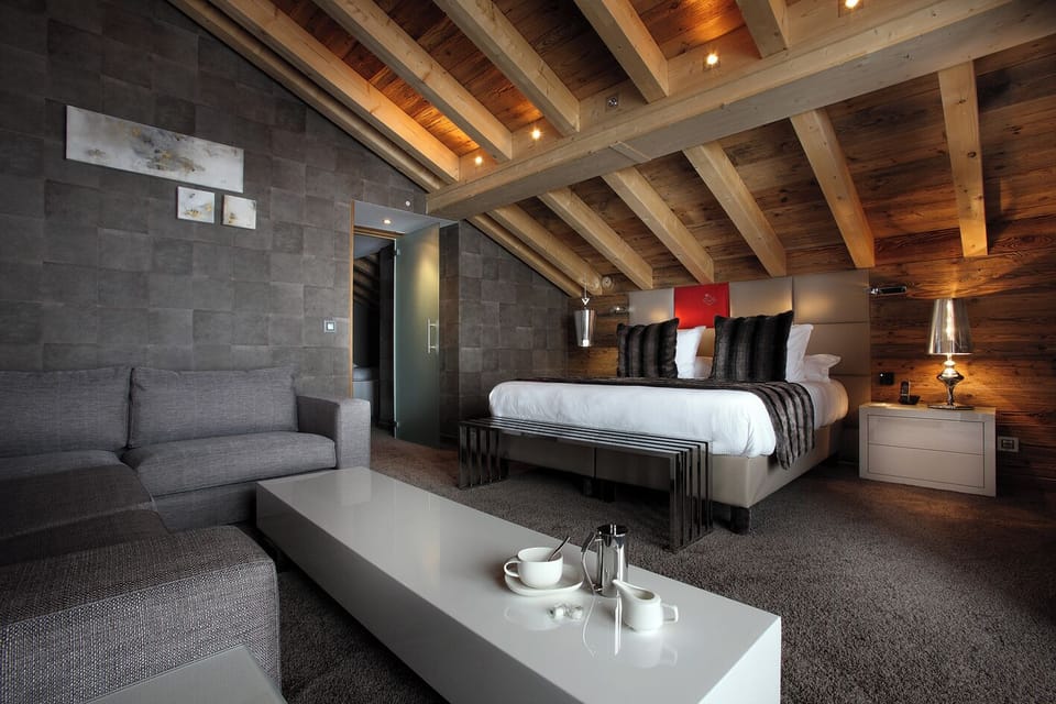 Superior Junior Suite | Premium bedding, free minibar items, in-room safe, desk