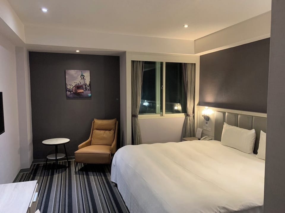 Deluxe Double Room | Desk, blackout drapes, free WiFi, bed sheets