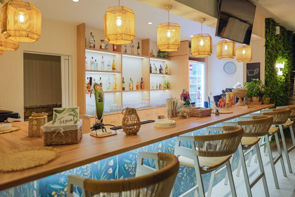 Poolside bar