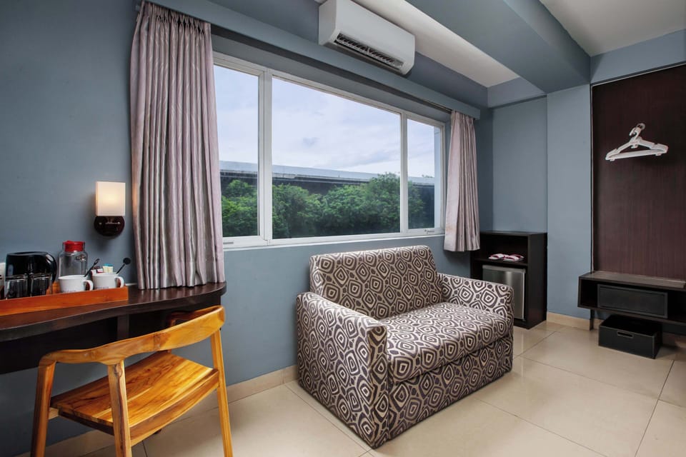 Deluxe Room | In-room safe, desk, free WiFi, bed sheets
