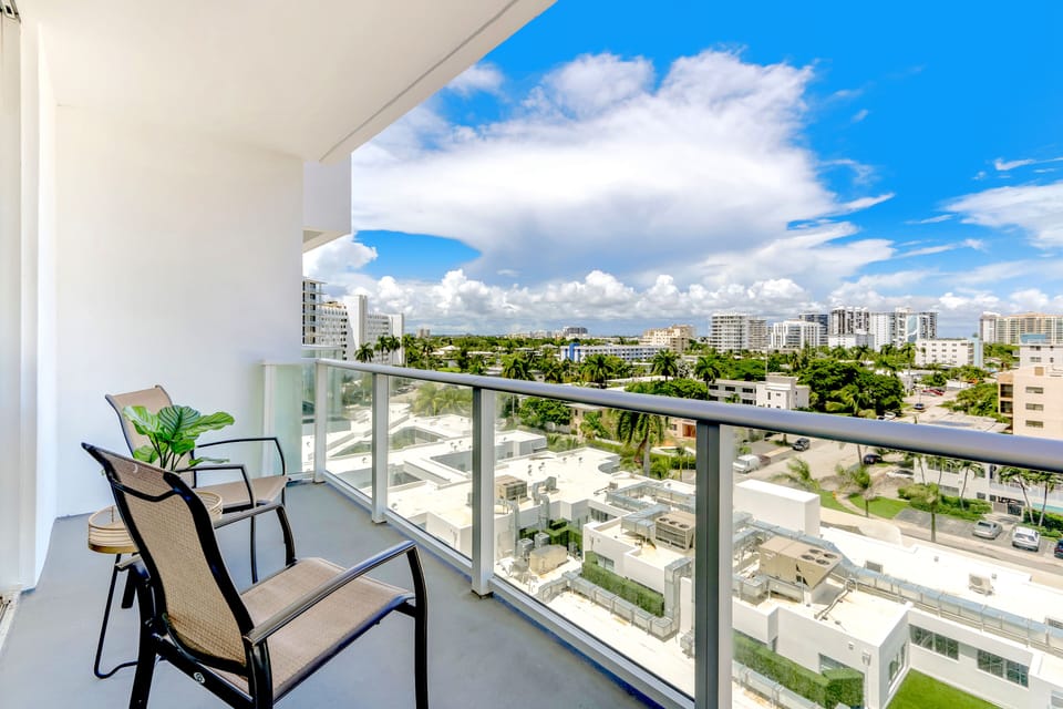 Sun & privacy protection from the oversized balcony