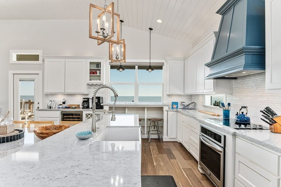 House, 5 Bedrooms | Private kitchen | Fridge, coffee/tea maker, toaster