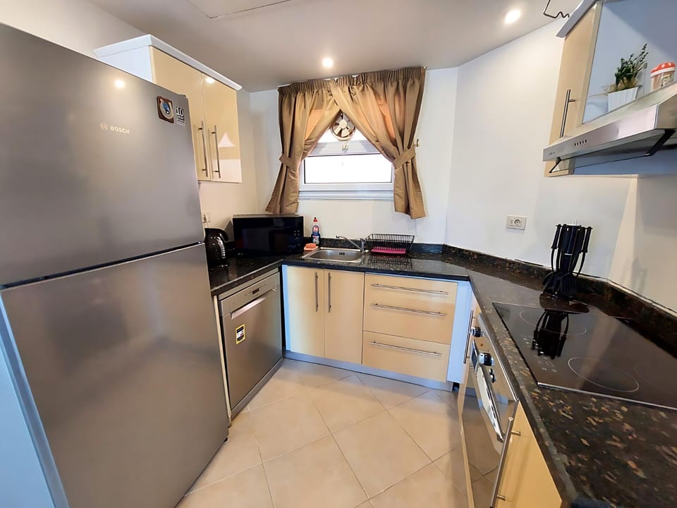 Full Kitchen and Washing Machine