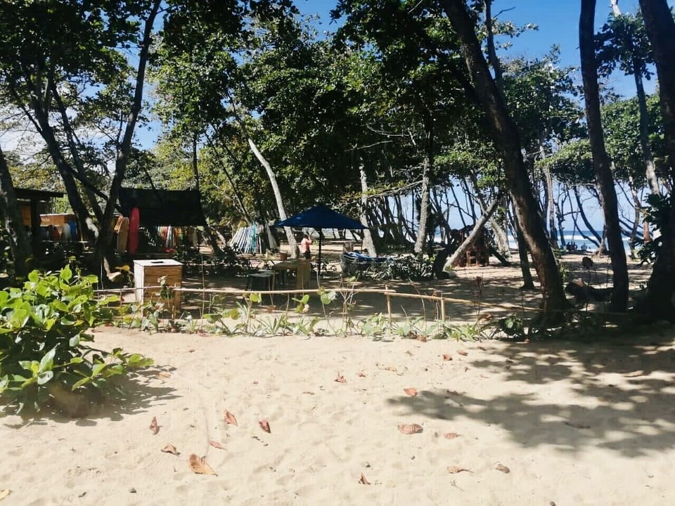 Encuentro surf beach 5 min drive.