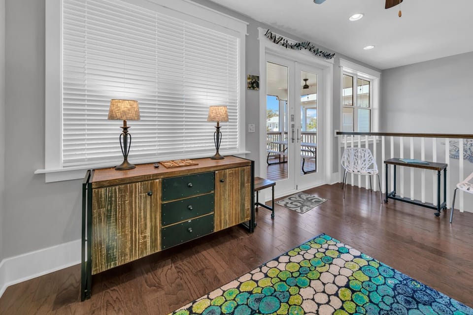 Access to second floor screened-in porch