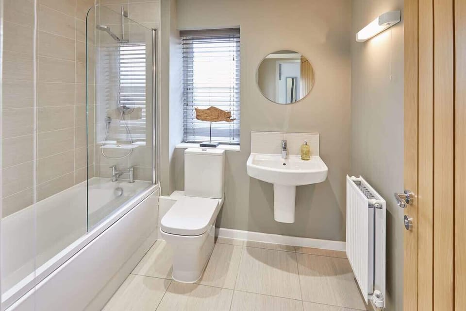 Lightkeeper's Cottage, Whitby - Host & Stay