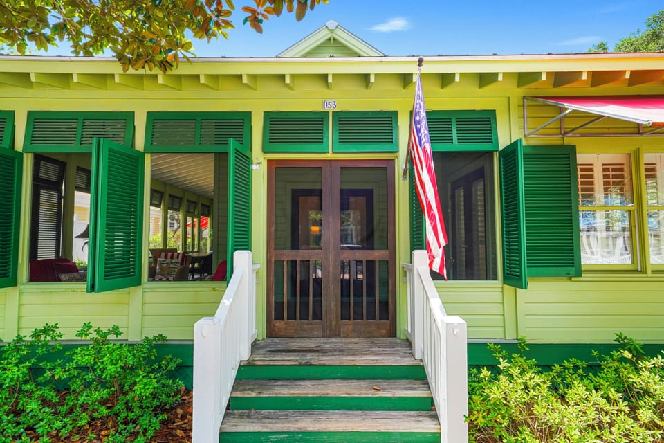 BEAUTIFUL 'KEY LIME' IN THE HEART OF SEASIDE