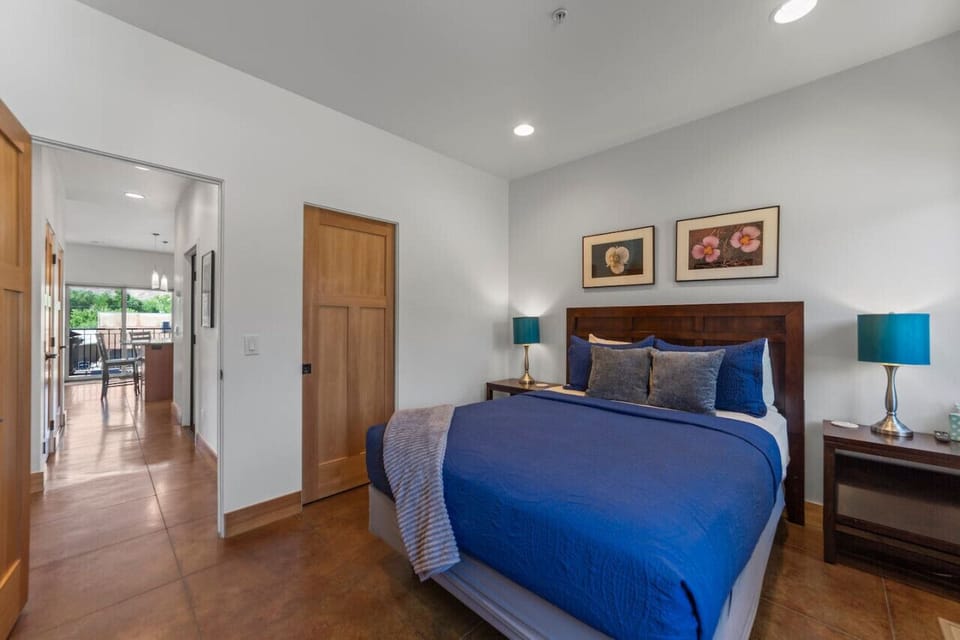 Queen Bedroom
