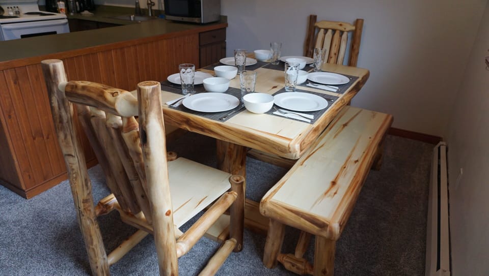 Dinning Room 
- seating & service for 6.  Dimmable overhead light. 
