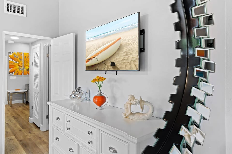 Queen Bedroom