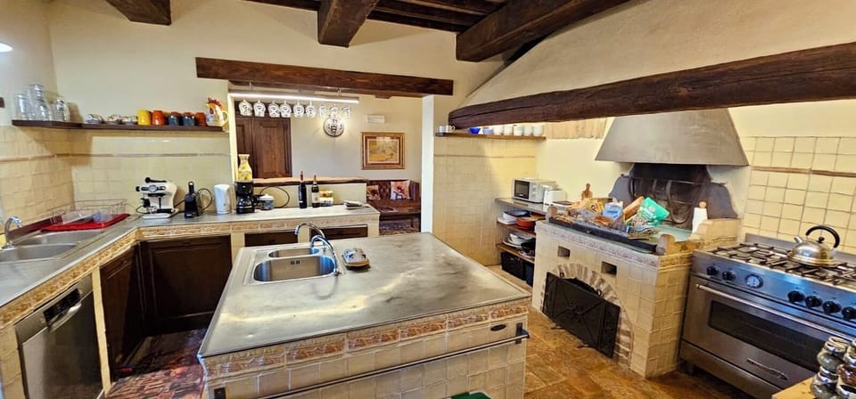 Kitchen with cooking island