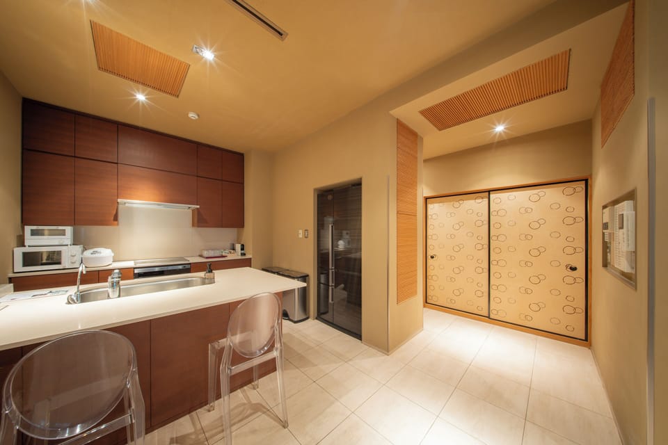 Fridge, microwave, stovetop, electric kettle