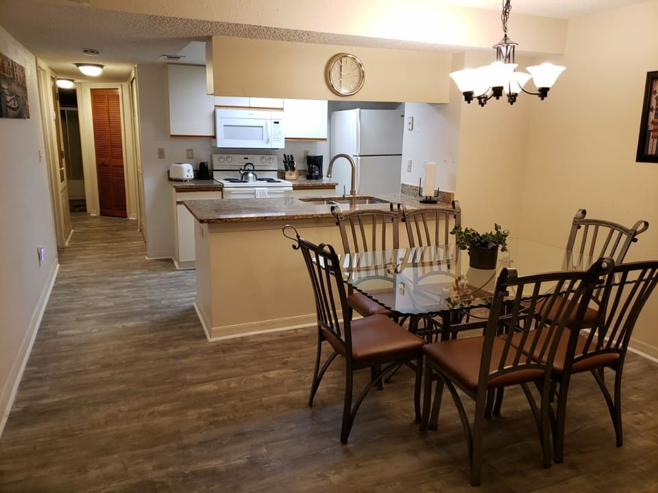 dining/ kitchen area