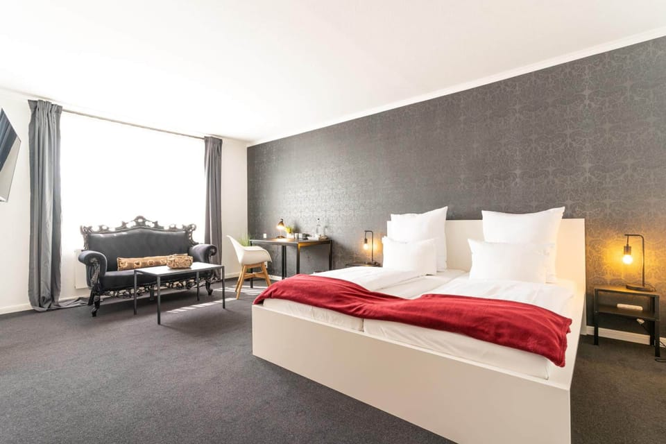 In-room safe, desk, soundproofing, cribs/infant beds