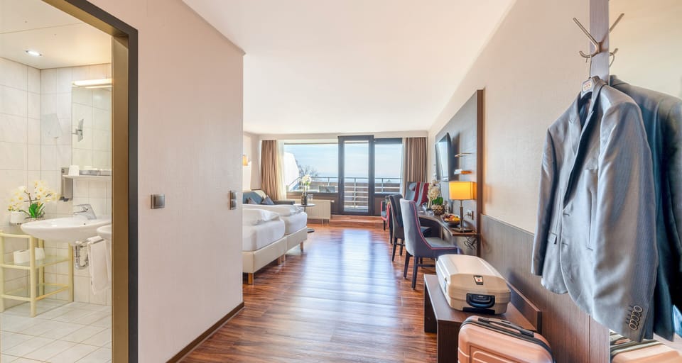 Triple Room, Balcony | Hypo-allergenic bedding, minibar, in-room safe, desk