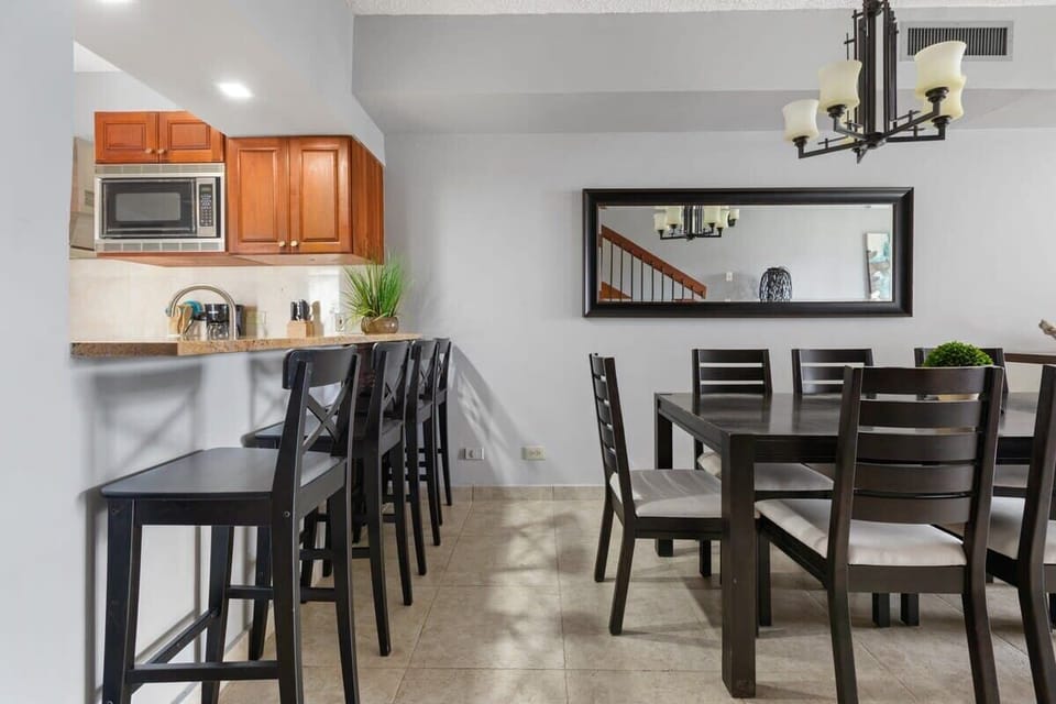 Dining table &amp; additional stool seating 