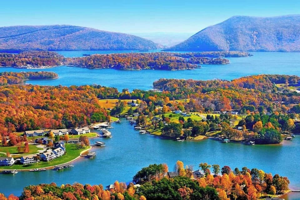 Any season is beautiful at Smith Mountain Lake, but Fall is really special.