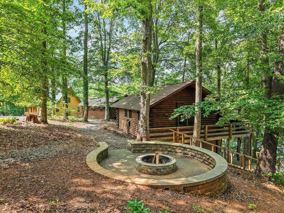 The Cabin at Pine Haven includes your own deluxe fire pit. Enjoy an evening around a camp fire with your friends and family and S’mores!