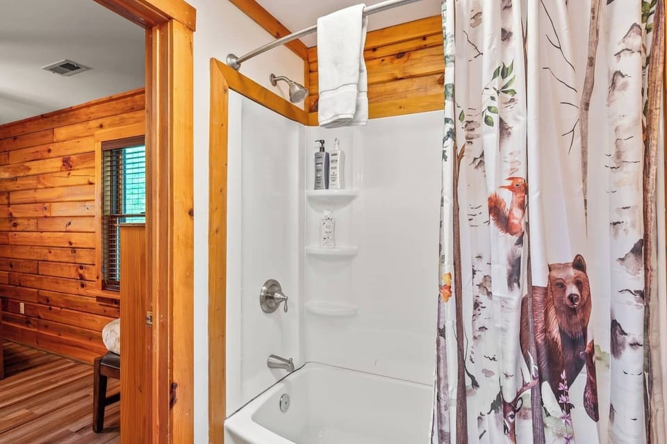 Rounded tub, endless hot water.