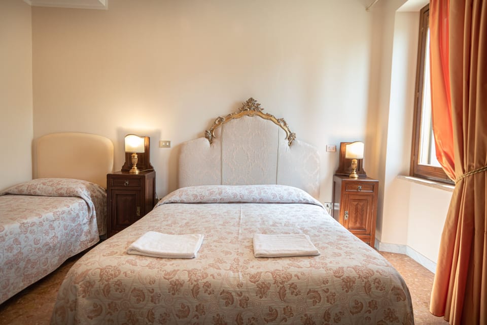 Classic Triple Room | Hypo-allergenic bedding, individually decorated, individually furnished