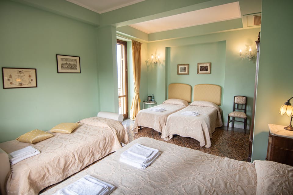 Comfort Quadruple Room | Hypo-allergenic bedding, individually decorated, individually furnished