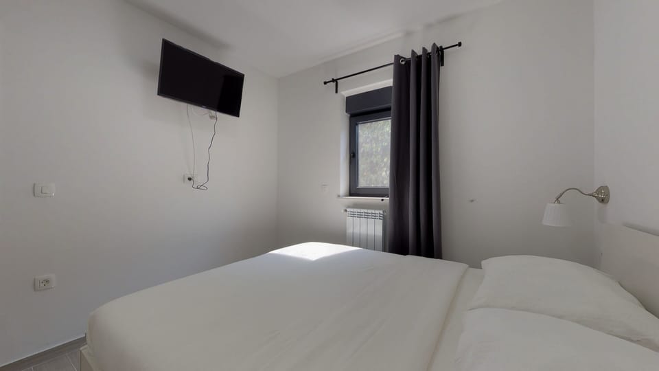Apartment | 2 bedrooms, iron/ironing board, free WiFi, bed sheets