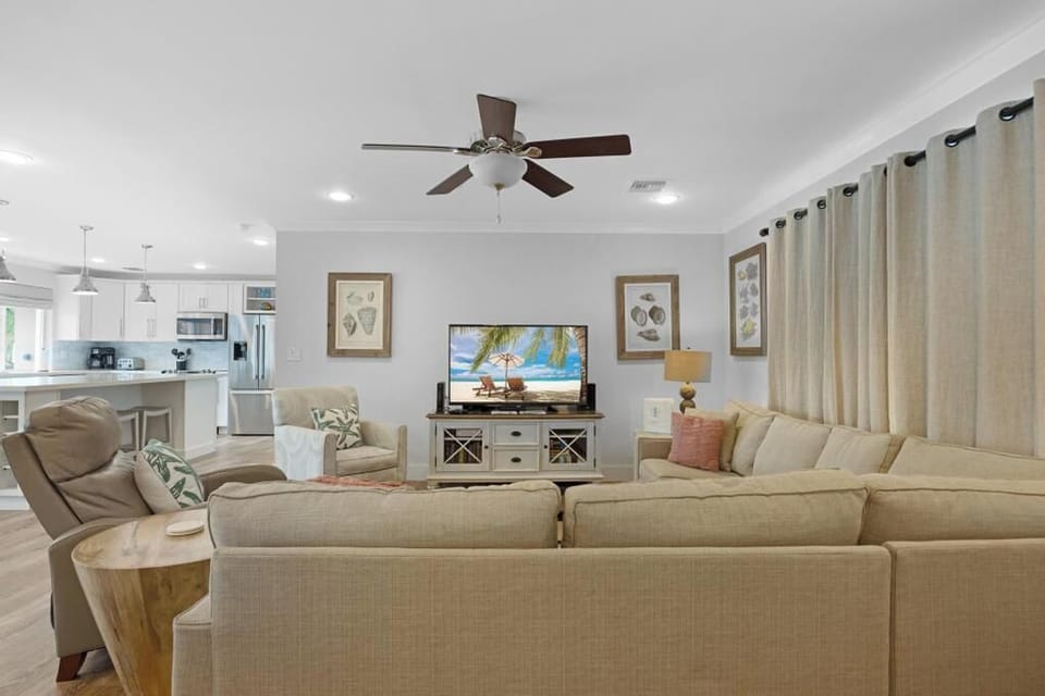 Plenty of seating with pull out couch