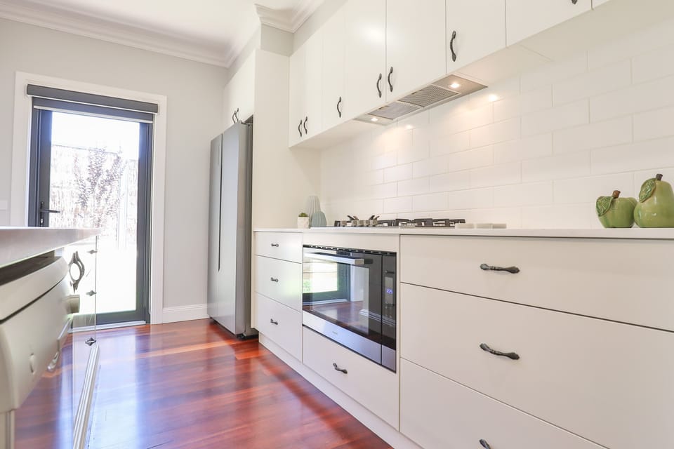 Luxury House | Private kitchen | Full-size fridge, microwave, oven, stovetop