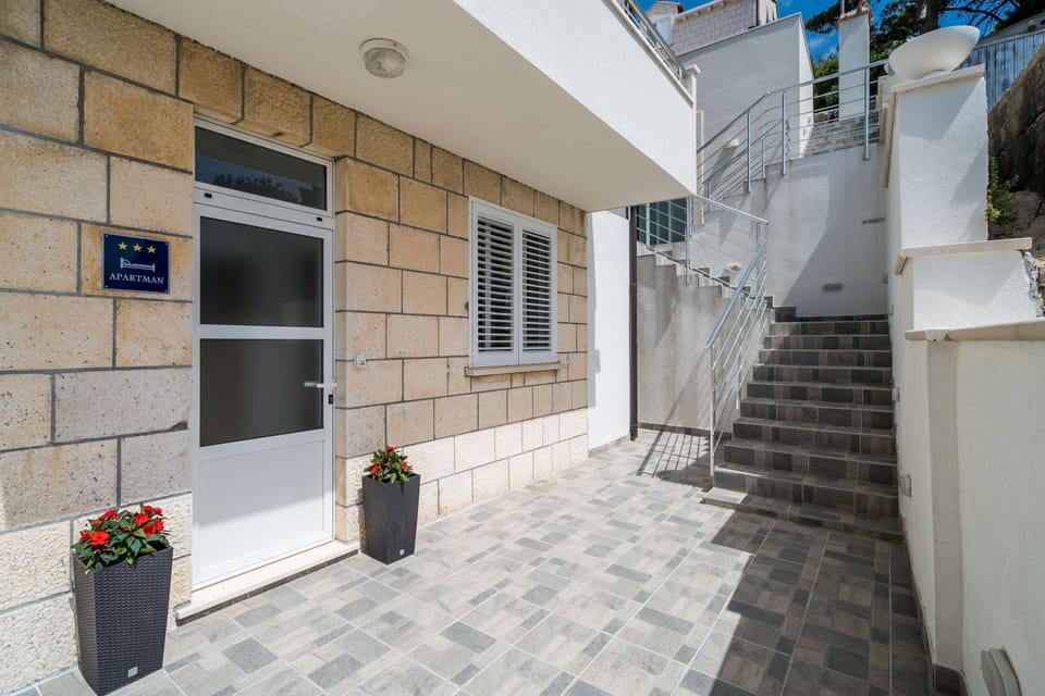 Apartment (One-Bedroom Apartment) | Exterior