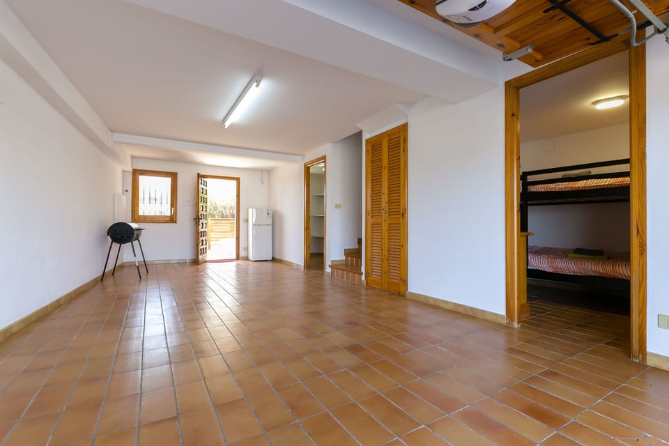 Entrance - garage
