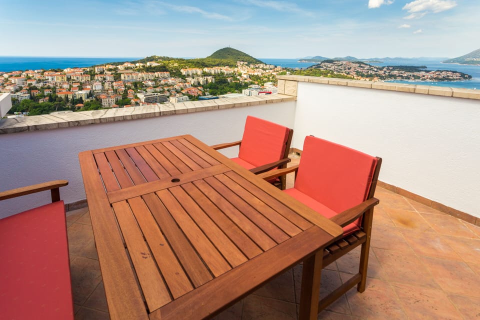 Apartment (Two Bedroom Apartment) | Balcony